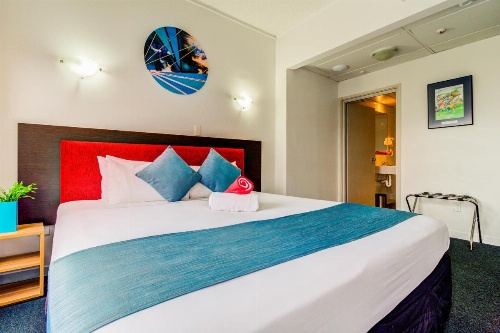 Ascotia Off Queen image 23