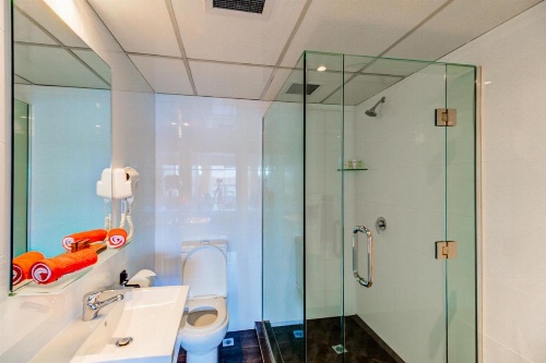 Ascotia Off Queen image 27