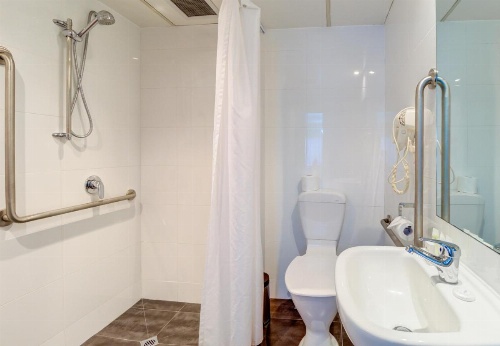 Ascotia Off Queen image 28