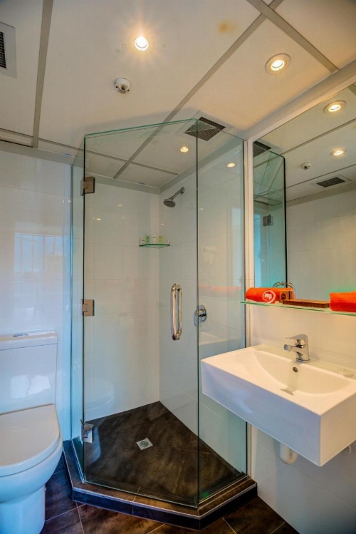 Ascotia Off Queen image 34