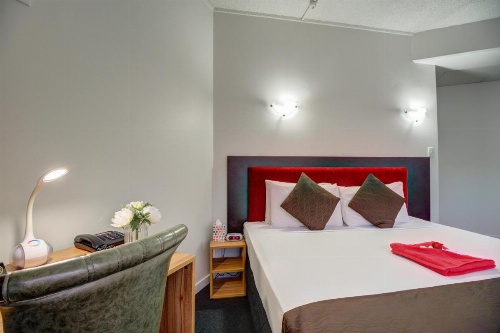 Ascotia Off Queen image 39