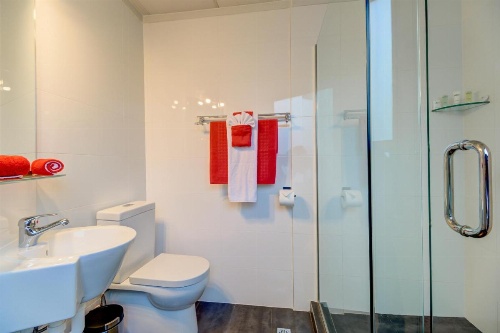 Ascotia Off Queen image 40